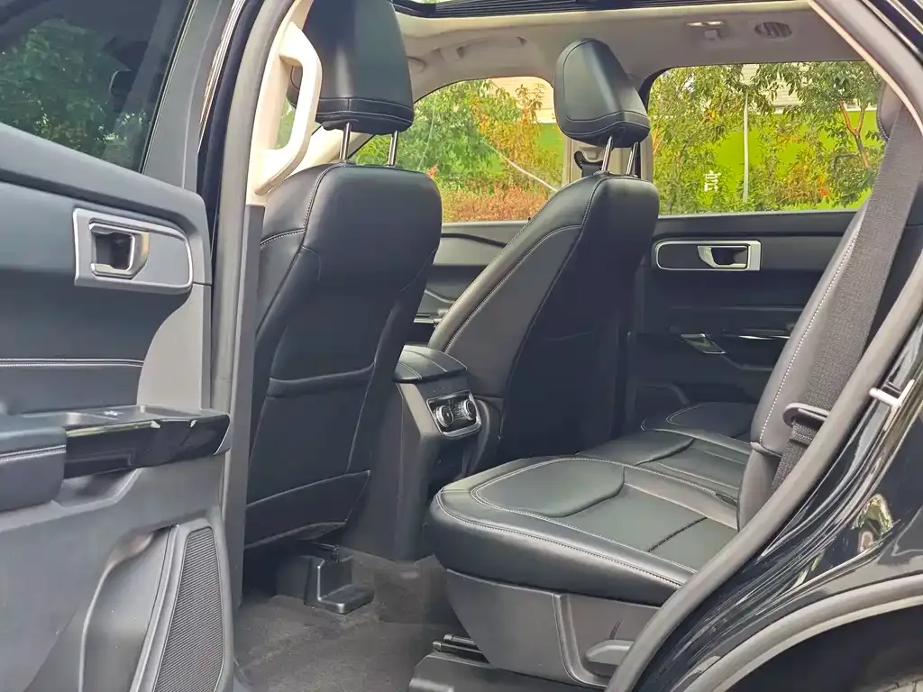 Ford Explorer 2022 из CN, фото 9