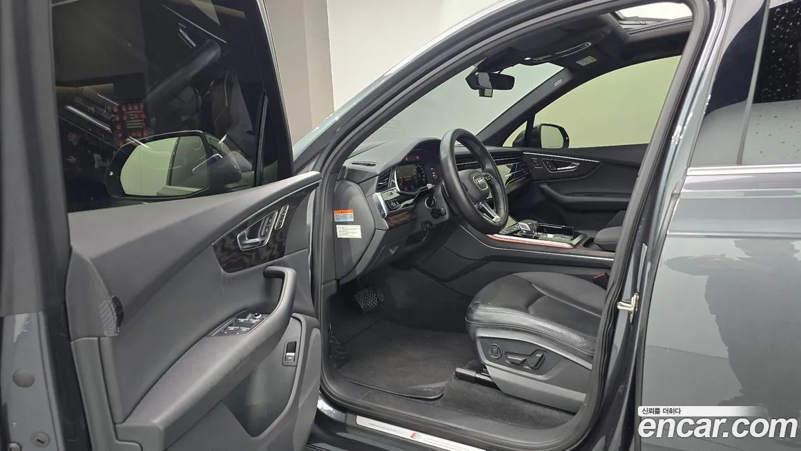 Audi Q7 2021 из KR, фото 10