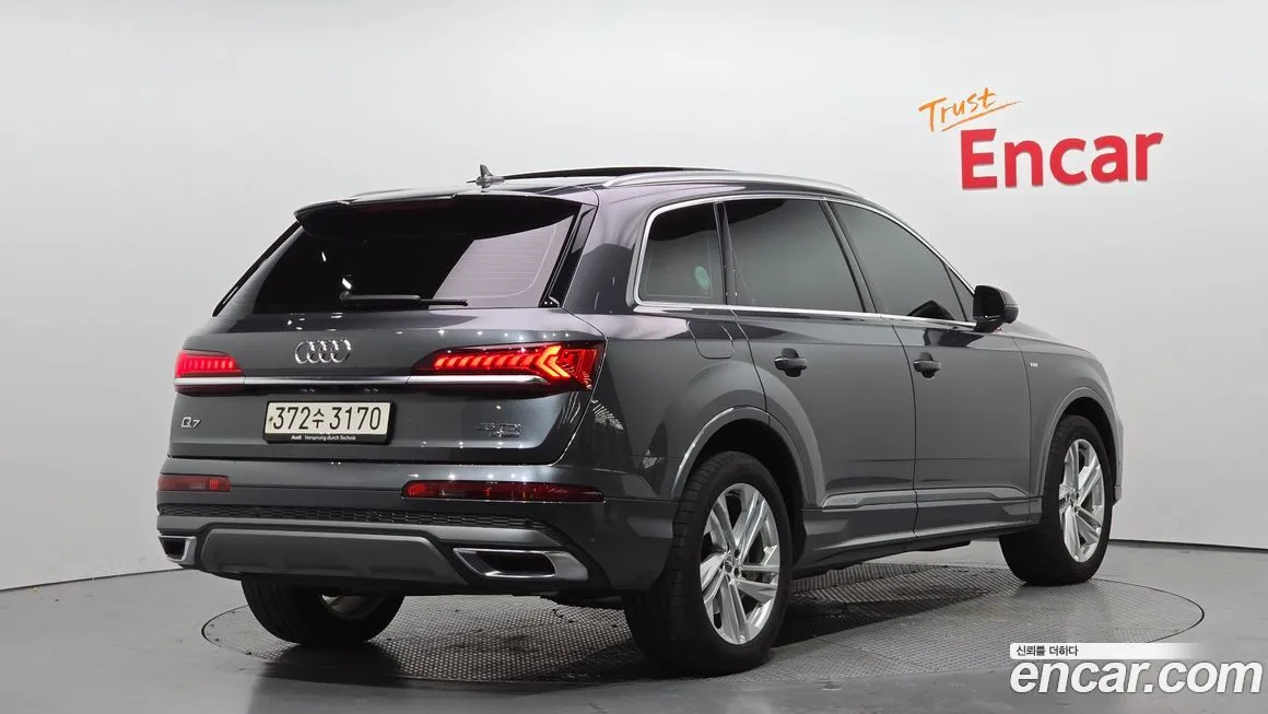 Audi Q7 2021 из KR, фото 2