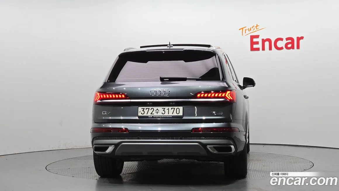 Audi Q7 2021 из KR, фото 4