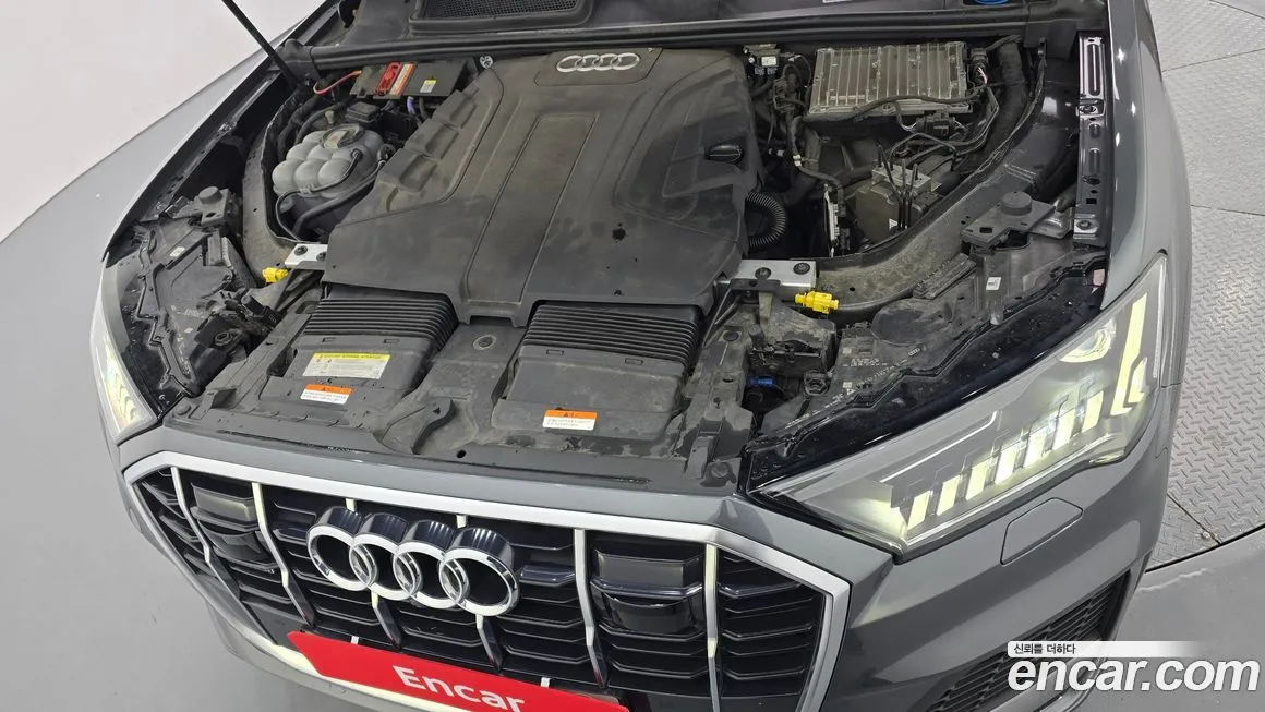 Audi Q7 2021 из KR, фото 6