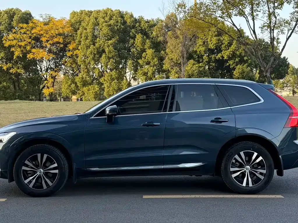 Volvo XC60 2023 из CN, фото 4