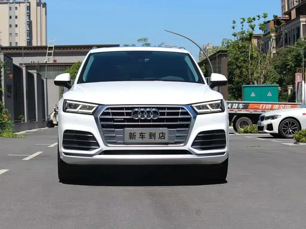 Audi Q5L 2021 из CN, фото 2