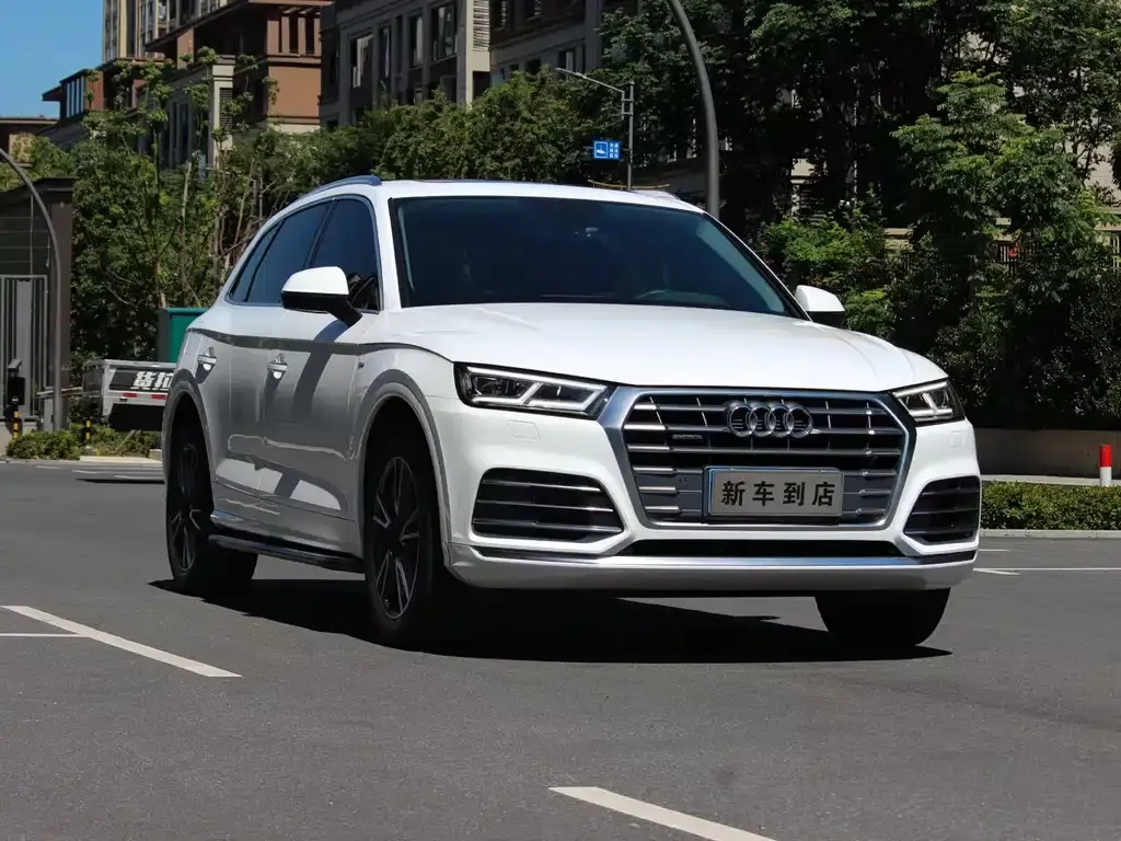 Audi Q5L 2021 из CN, фото 3