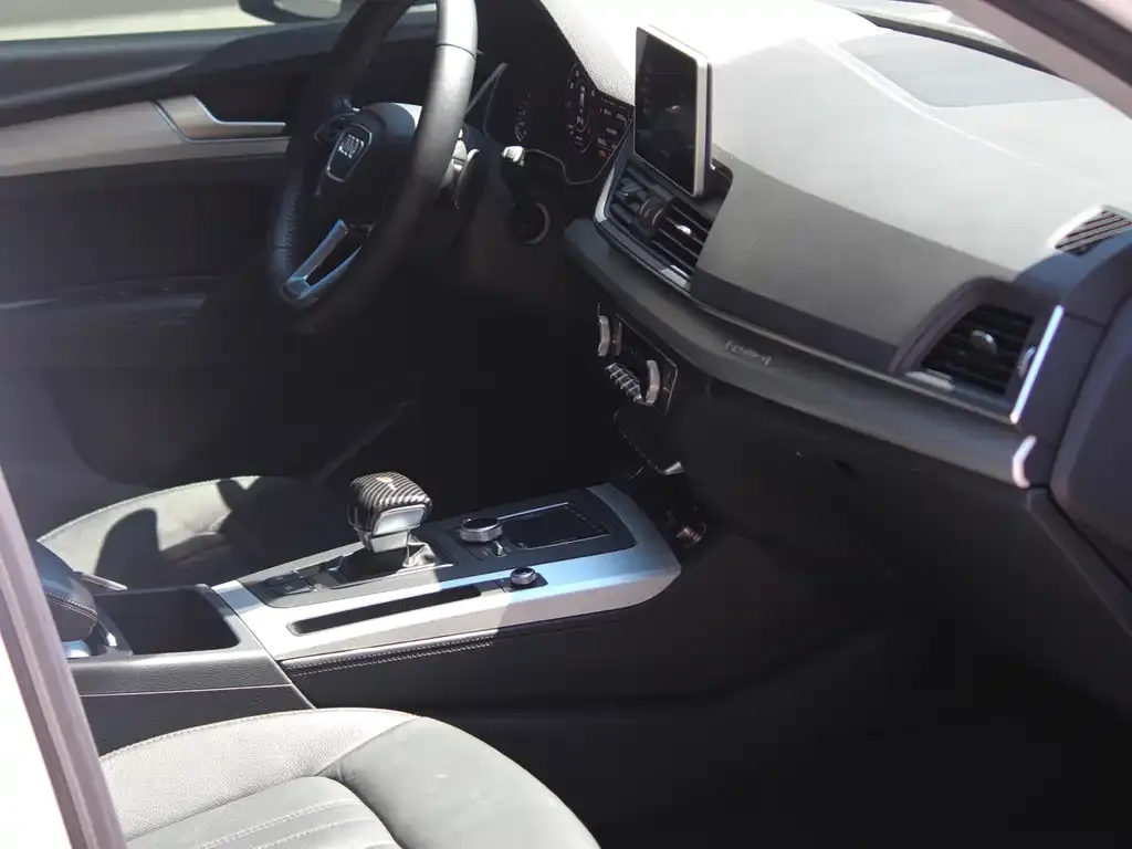 Audi Q5L 2021 из CN, фото 5
