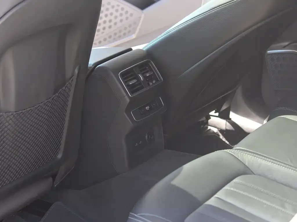 Audi Q5L 2021 из CN, фото 6