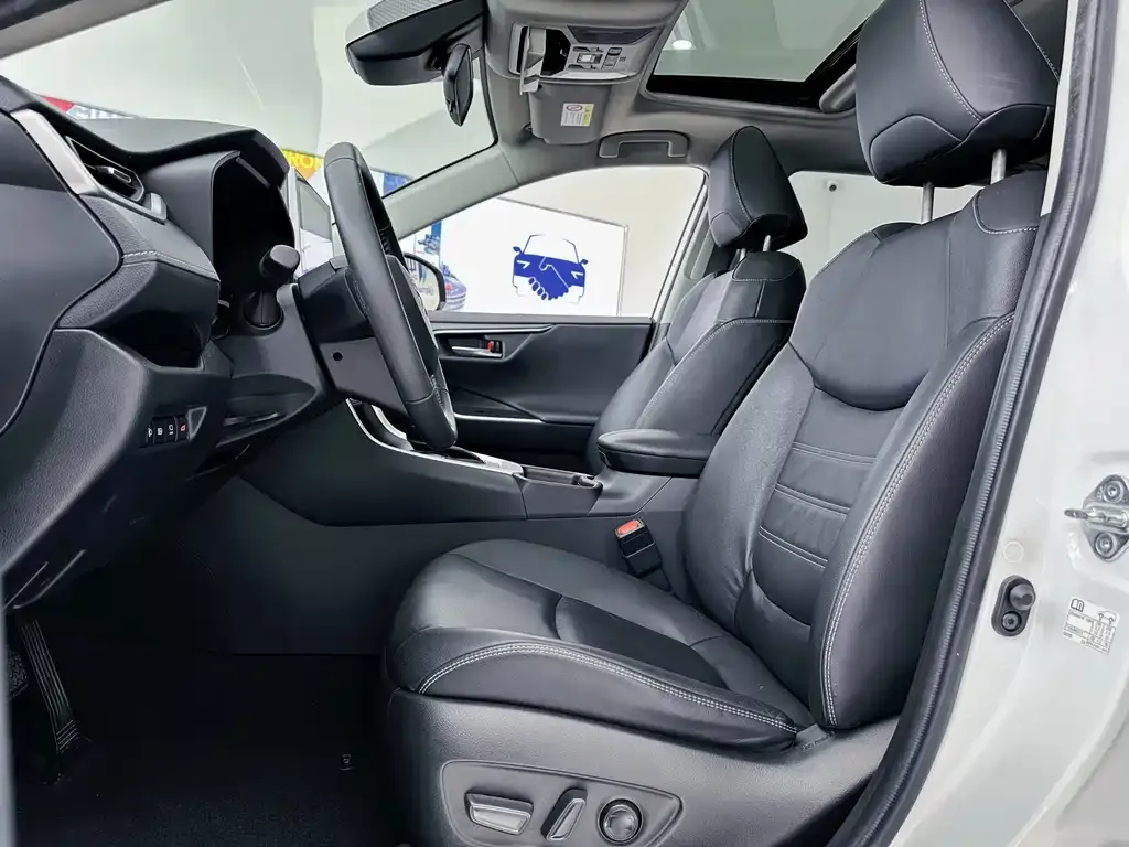 Toyota RAV4 2021 из CN, фото 10