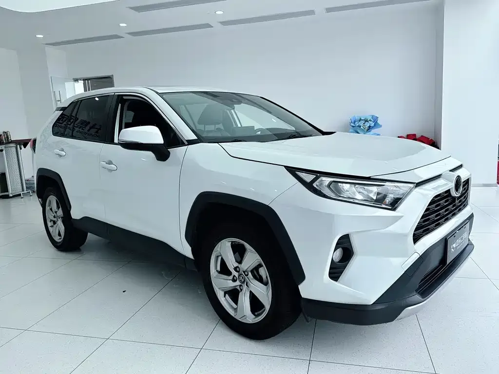 Toyota RAV4 2021 из CN, фото 3