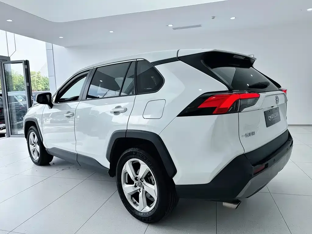 Toyota RAV4 2021 из CN, фото 6