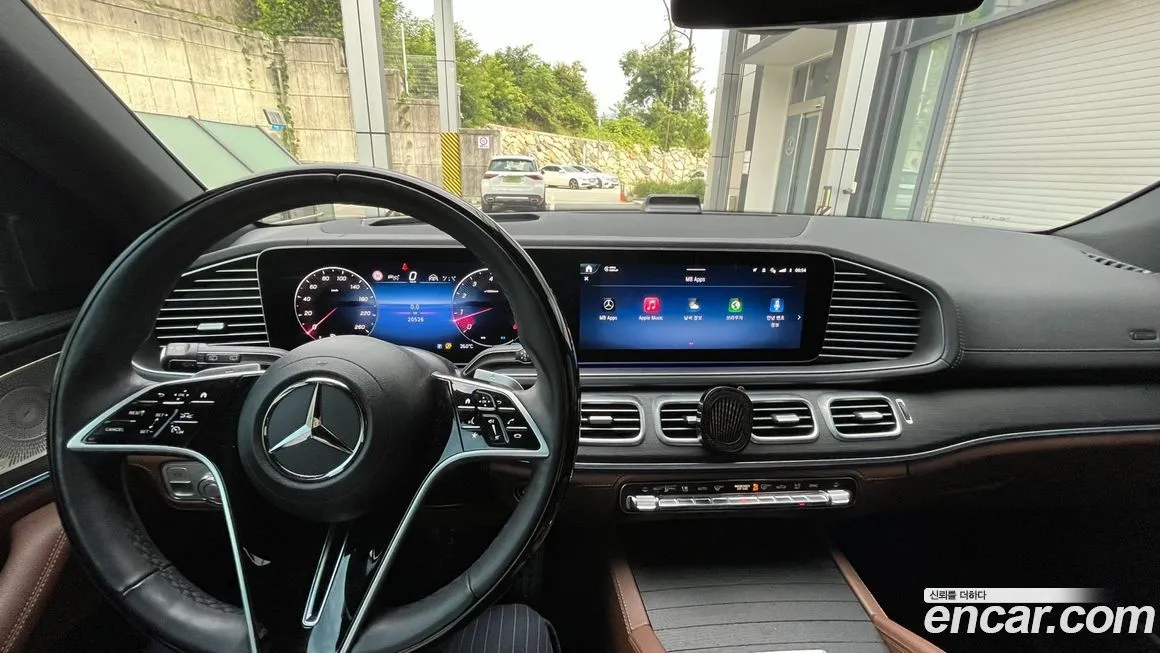Mercedes-Benz GLS-Class — фото 8