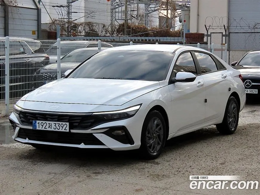 Hyundai AVANTE — фото 1