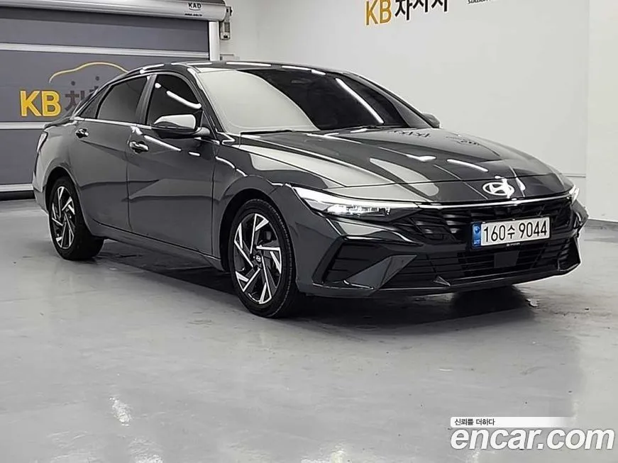 Hyundai AVANTE — фото 1