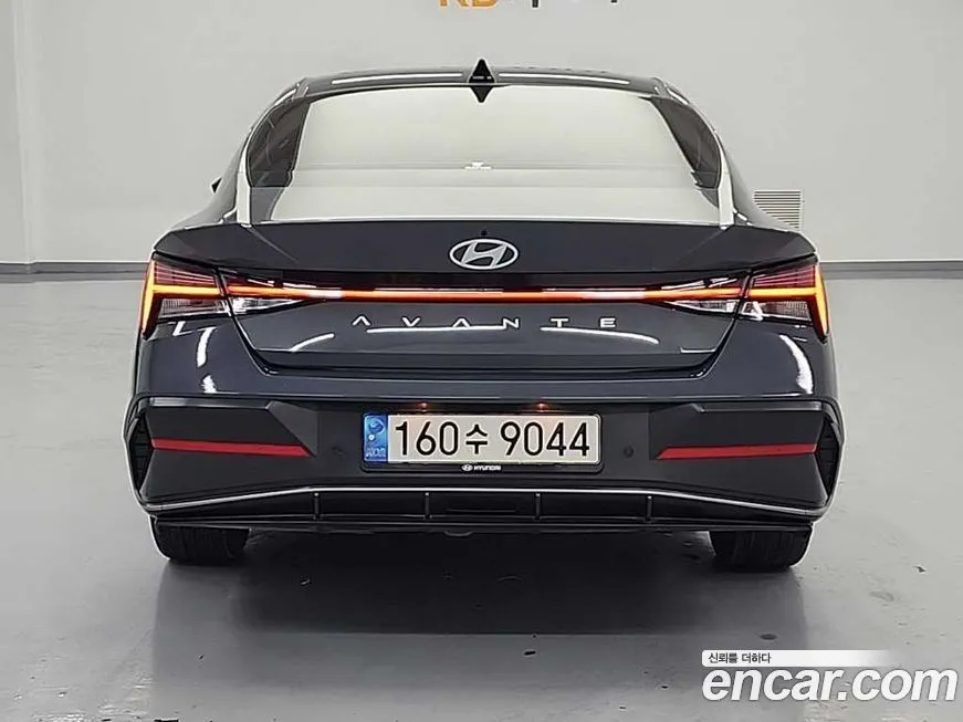 Hyundai AVANTE — фото 3