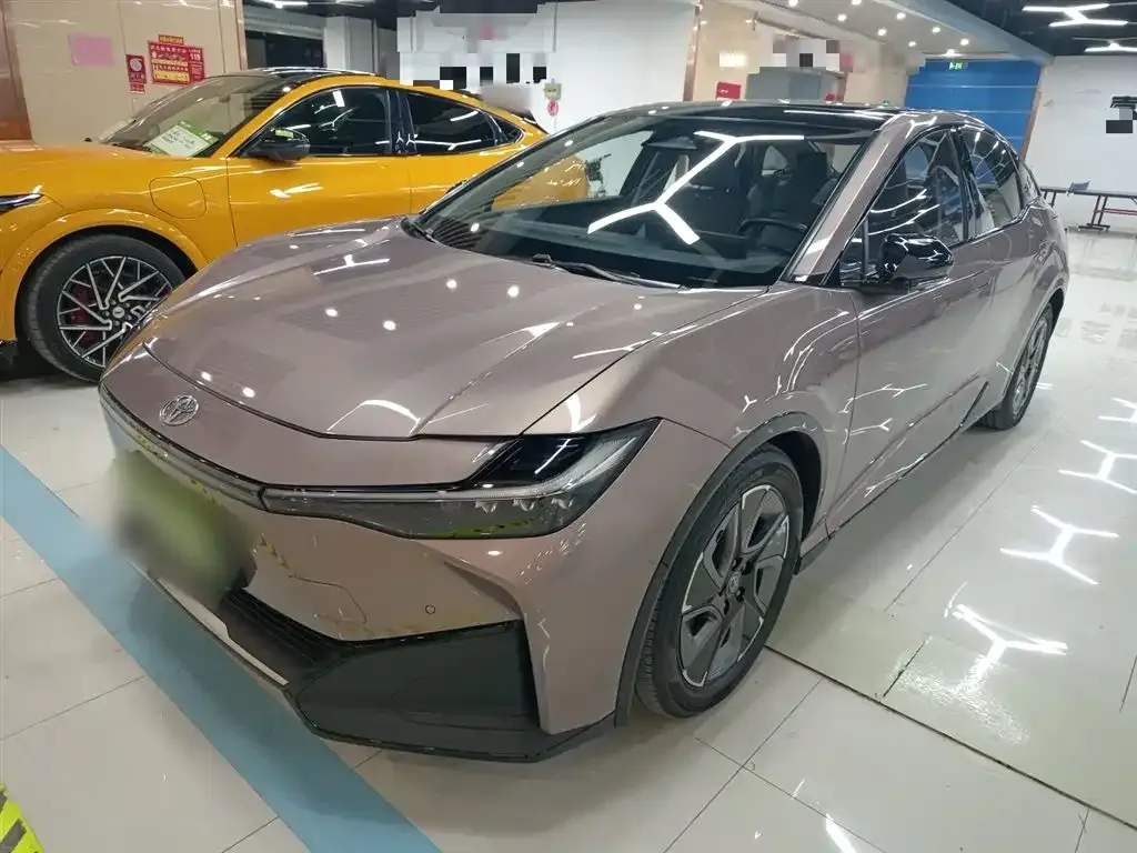Toyota bZ3 2024 из CN, фото 2