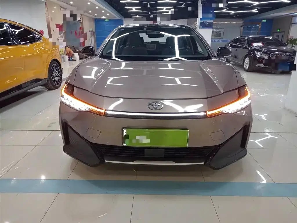 Toyota bZ3 2024 из CN, фото 3