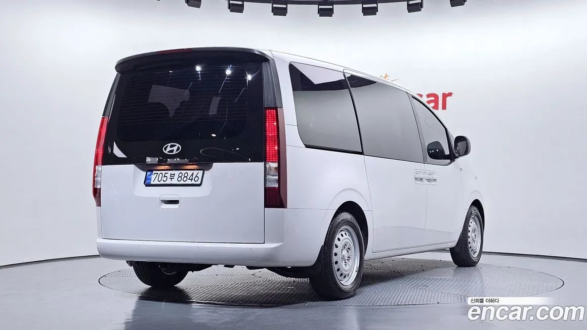 Hyundai Staria — фото 2