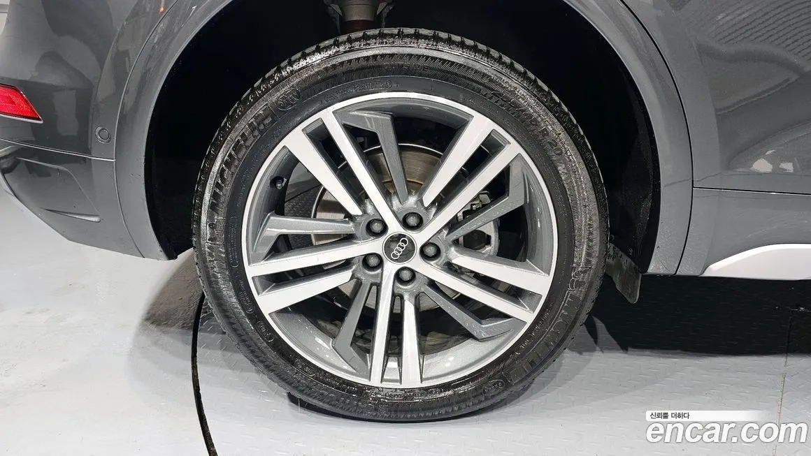 Audi Q5 2023 из KR, фото 5