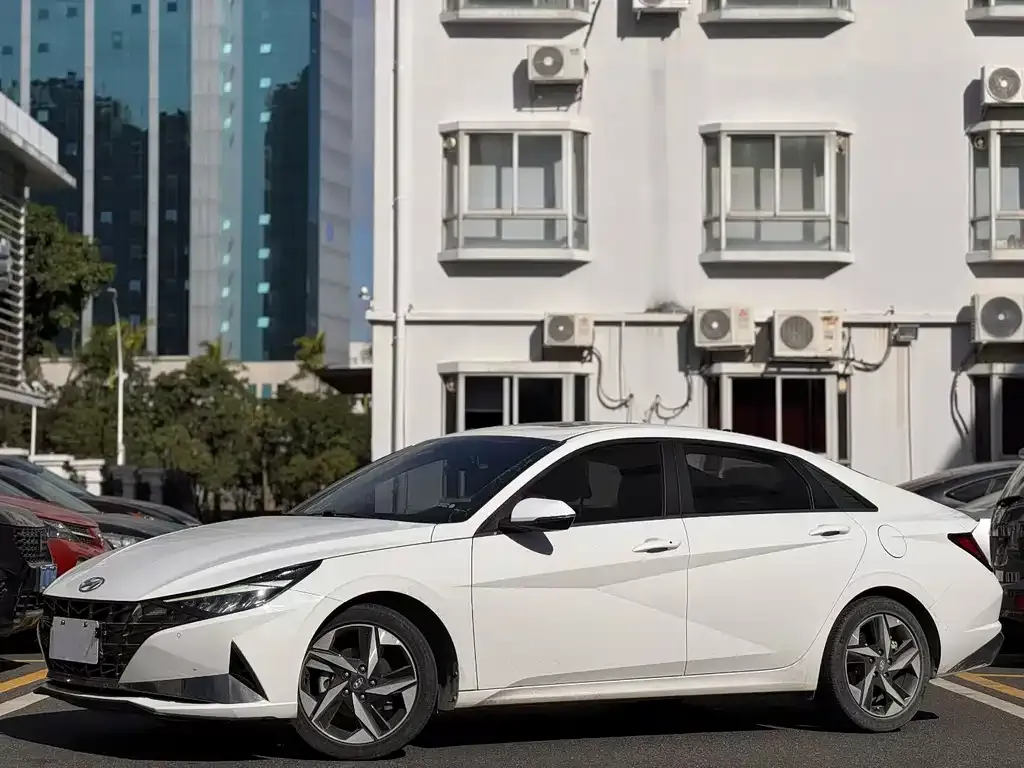 Hyundai Elantra 2022 из CN, фото 1