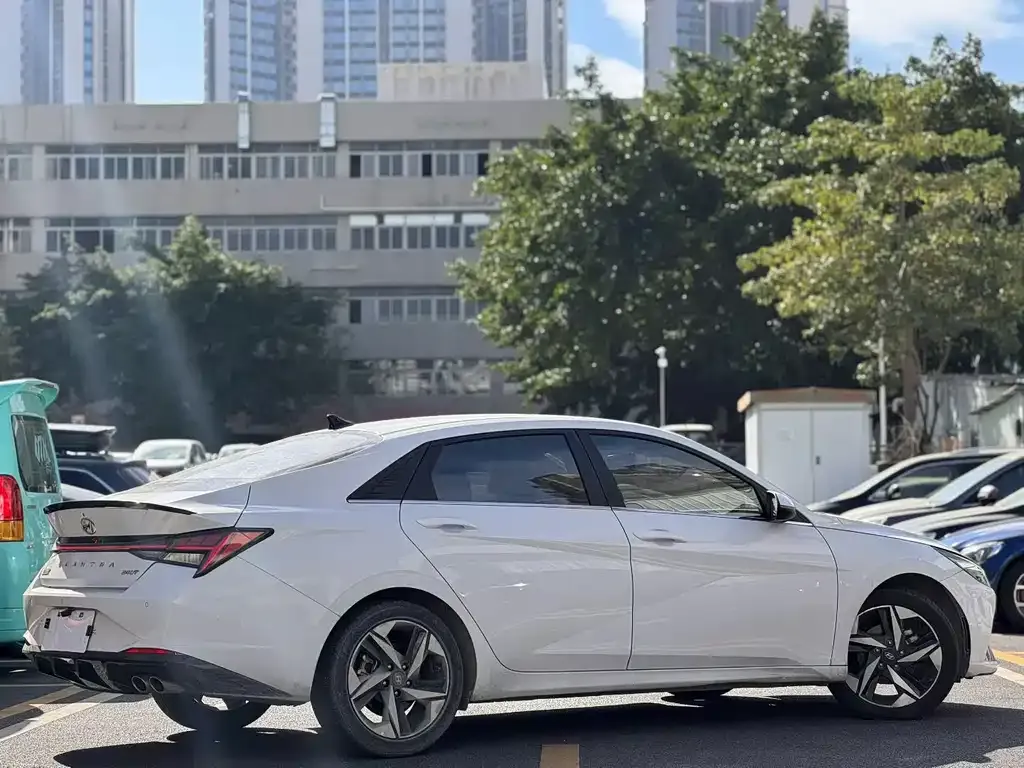 Hyundai Elantra 2022 из CN, фото 10