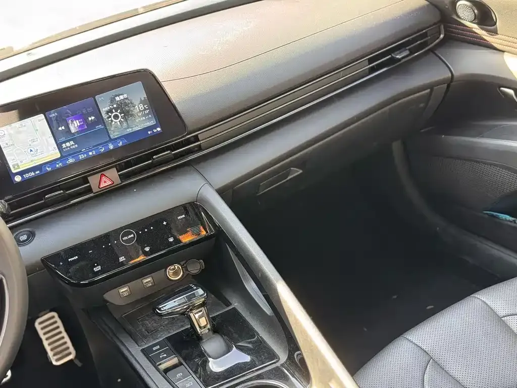 Hyundai Elantra 2022 из CN, фото 4