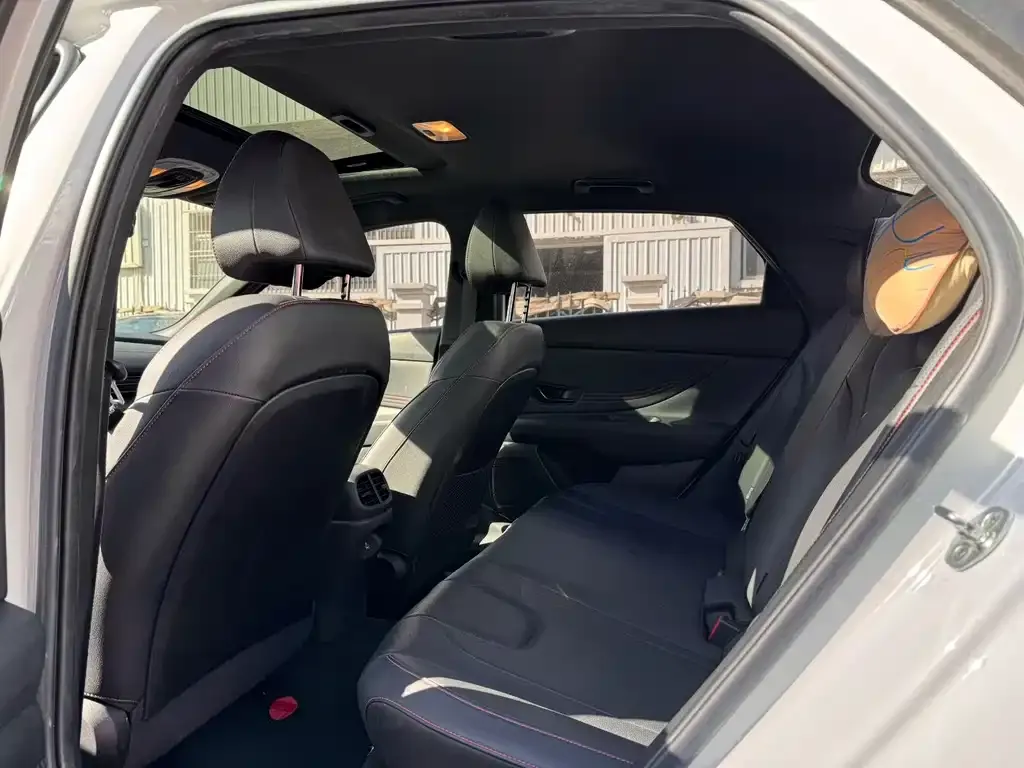 Hyundai Elantra 2022 из CN, фото 5