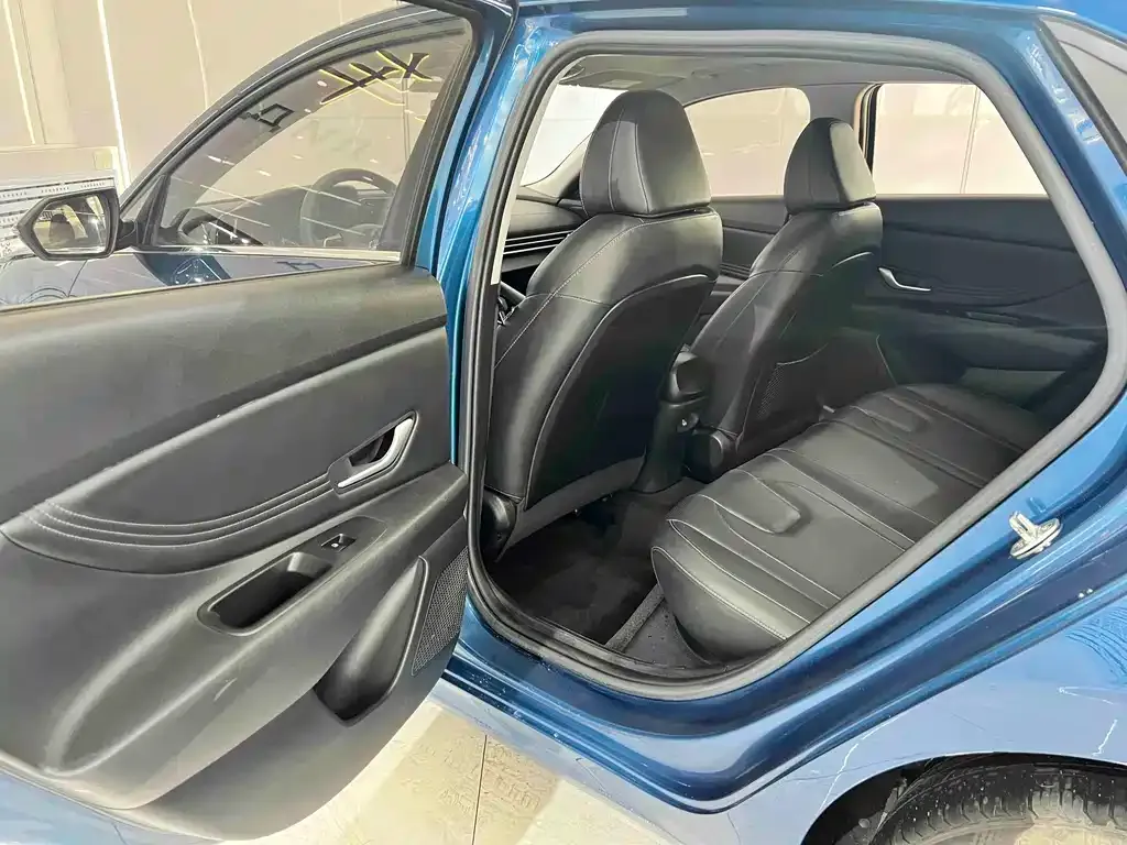 Hyundai Elantra 2021 из CN, фото 10