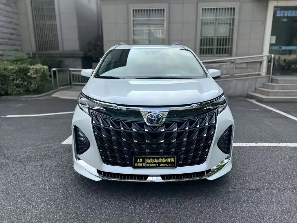 Toyota Sienna 2023 из CN, фото 1