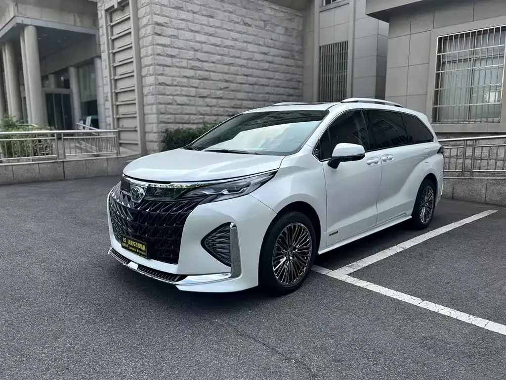 Toyota Sienna 2023 из CN, фото 3