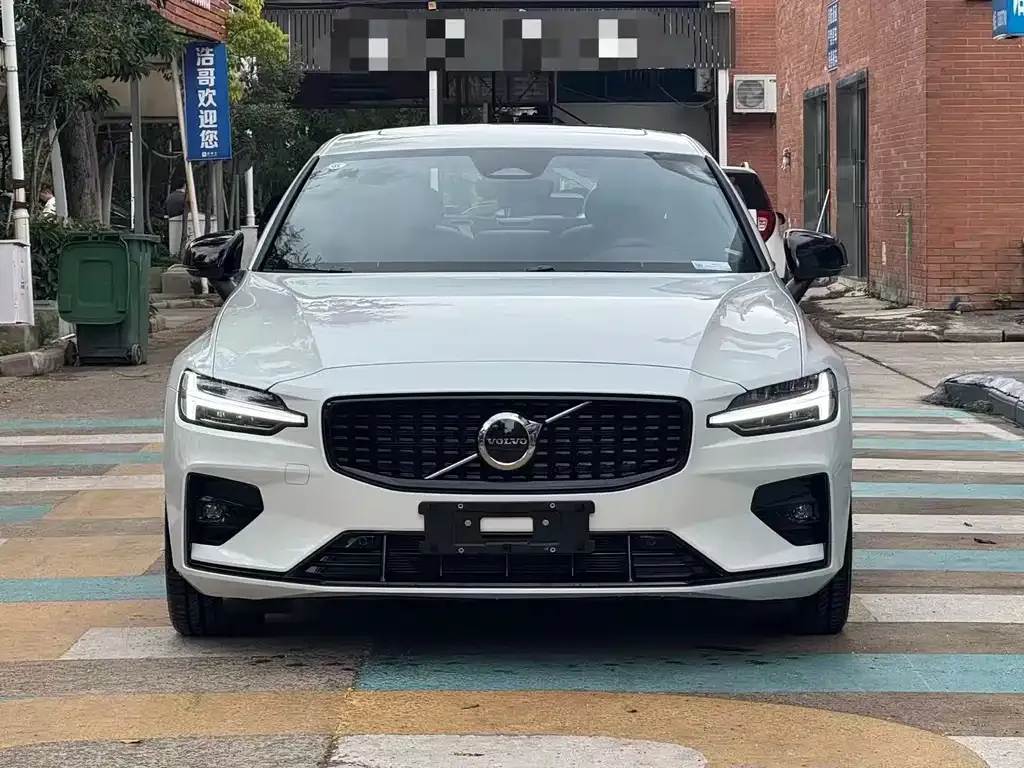 Volvo S60 — фото 2