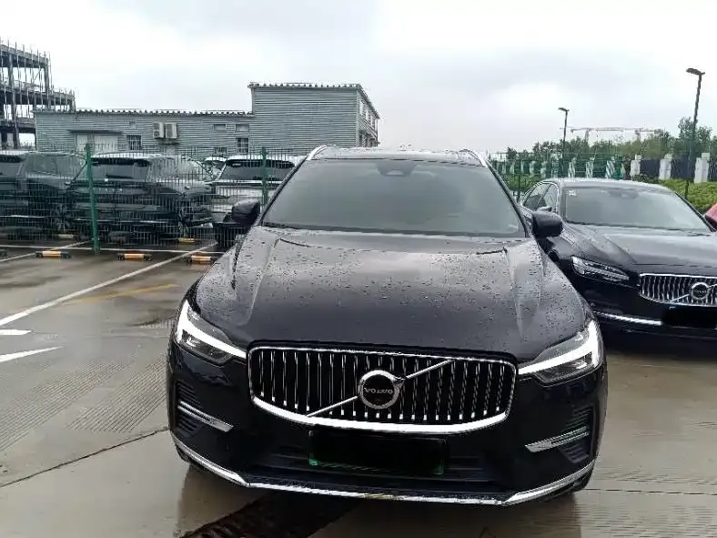 Volvo XC60 PHEV 2023 из CN, фото 2