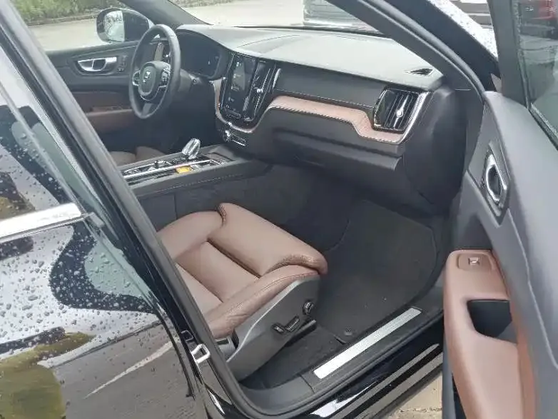 Volvo XC60 PHEV 2023 из CN, фото 6