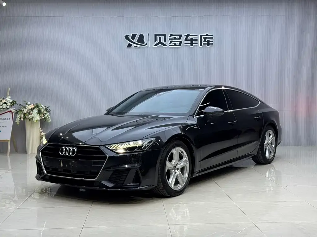 Audi A7 — фото 1