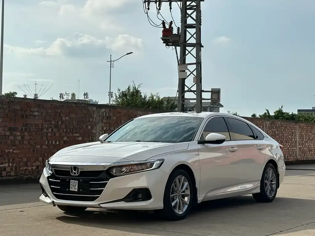 Honda Accord — фото 1