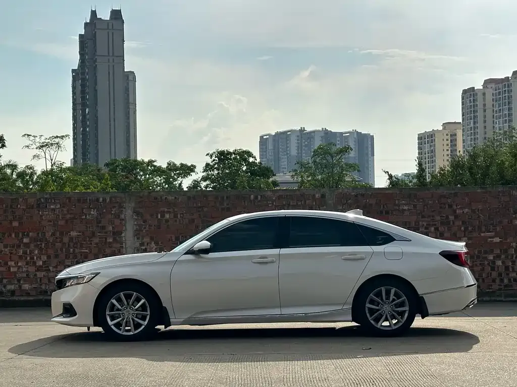 Honda Accord — фото 3