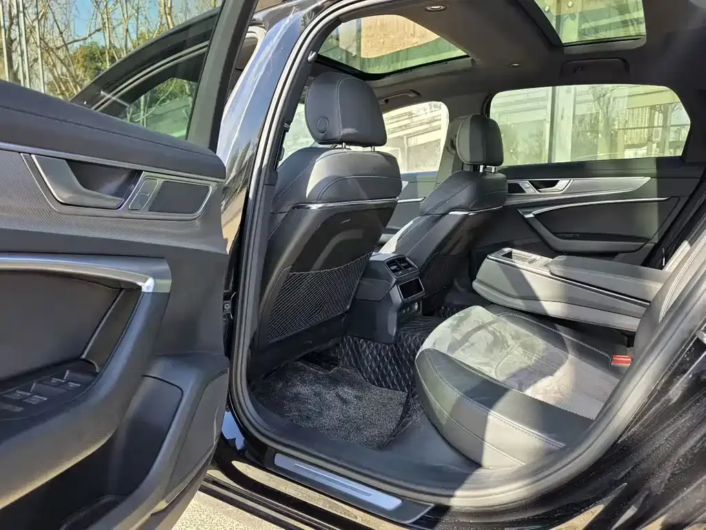 Audi A6L 2023 из CN, фото 5