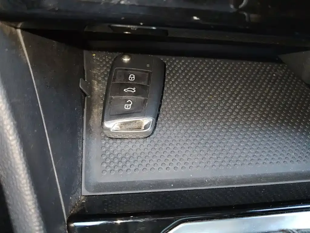 Volkswagen Sagitar 2024 из CN, фото 9