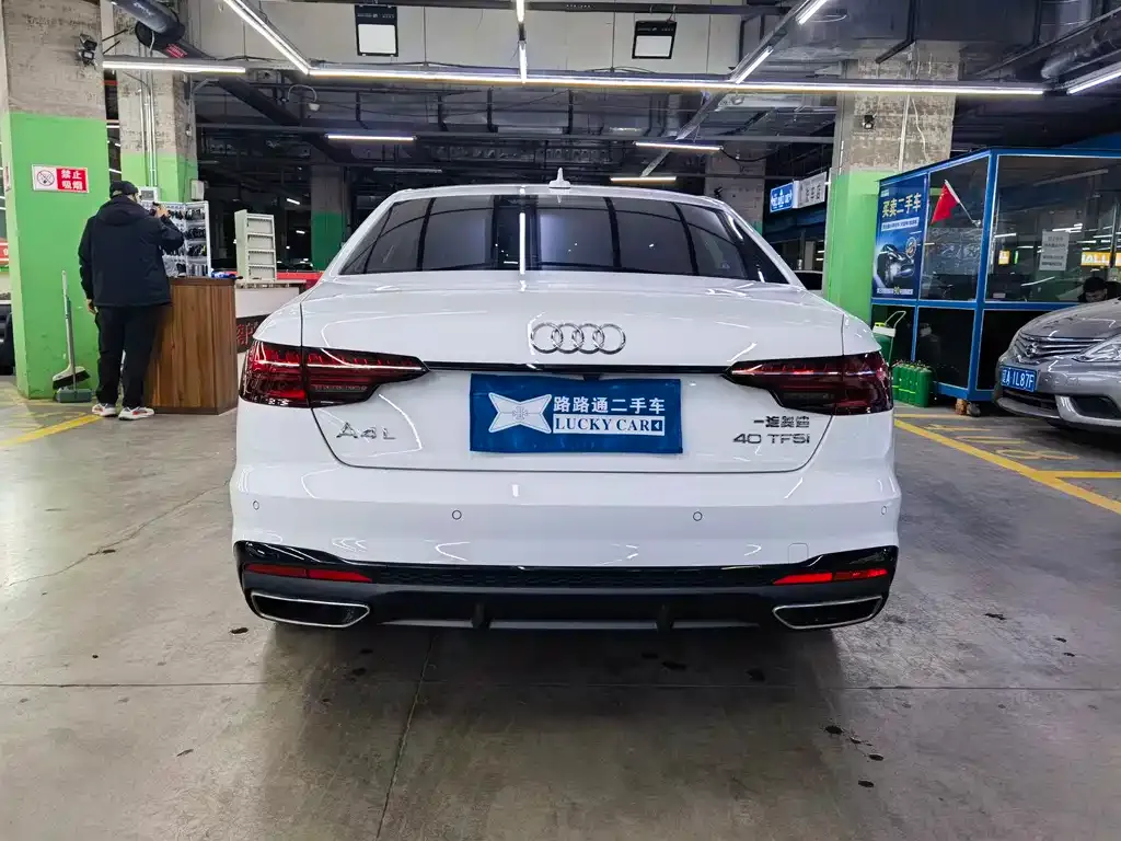Audi A4L 2023 из CN, фото 5