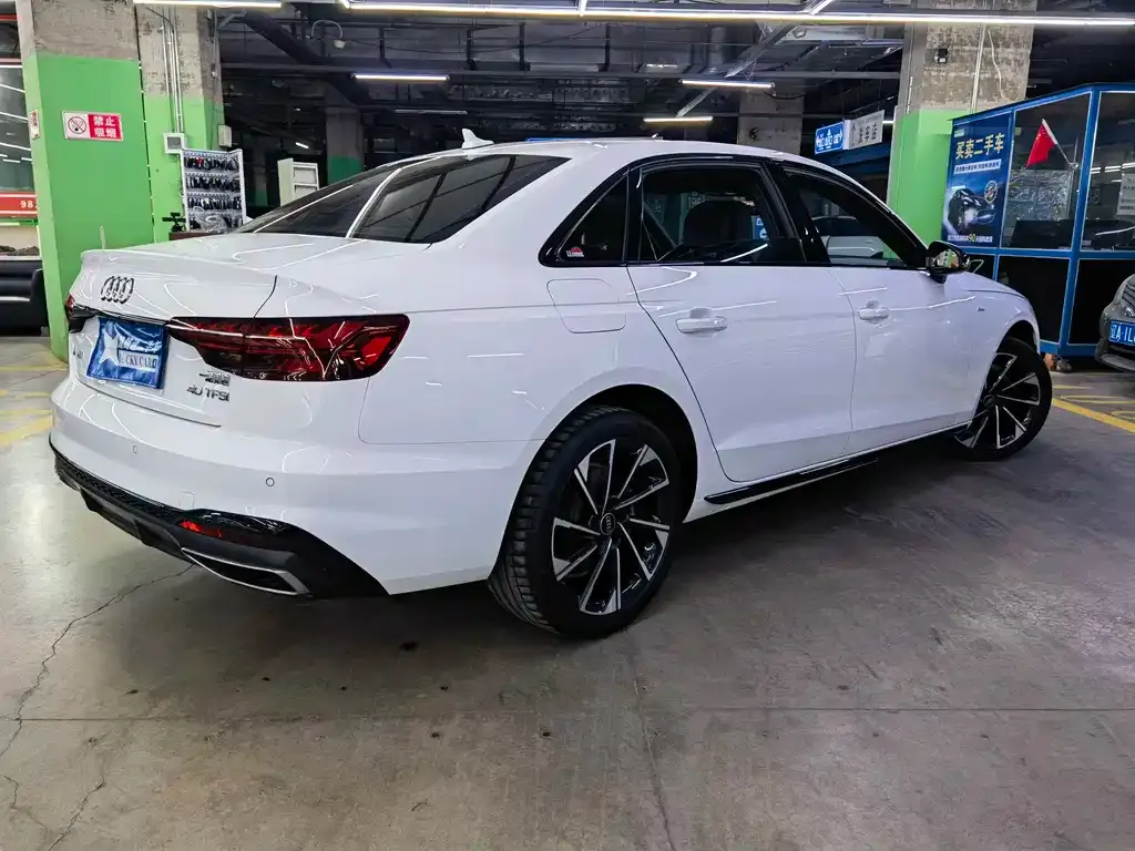 Audi A4L 2023 из CN, фото 6