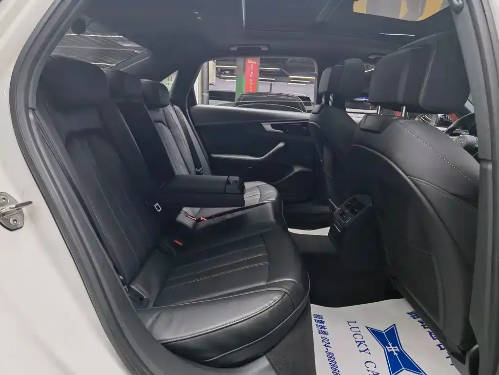 Audi A4L 2023 из CN, фото 9