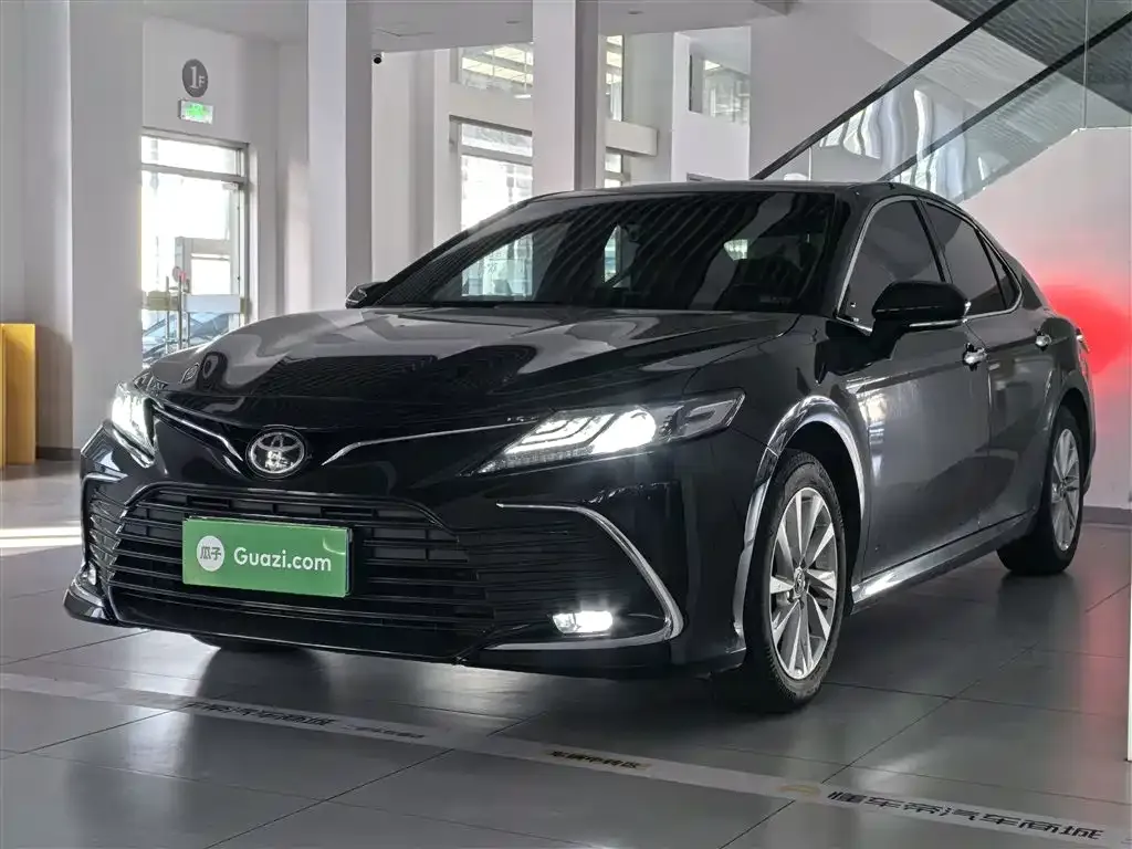 Toyota Camry 2022 из CN, фото 2
