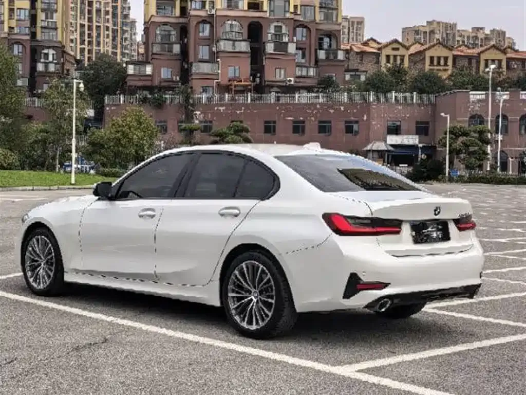 BMW 3 Series 2022 из CN, фото 9