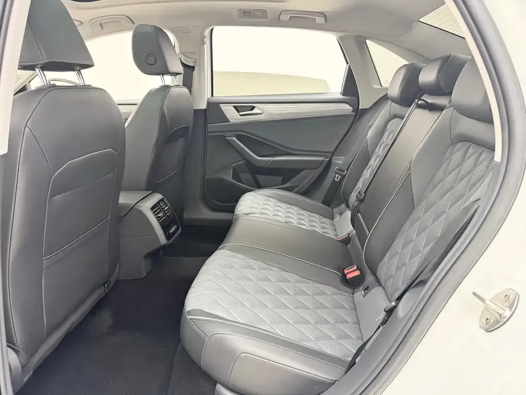 Volkswagen Sagitar 2023 из CN, фото 10