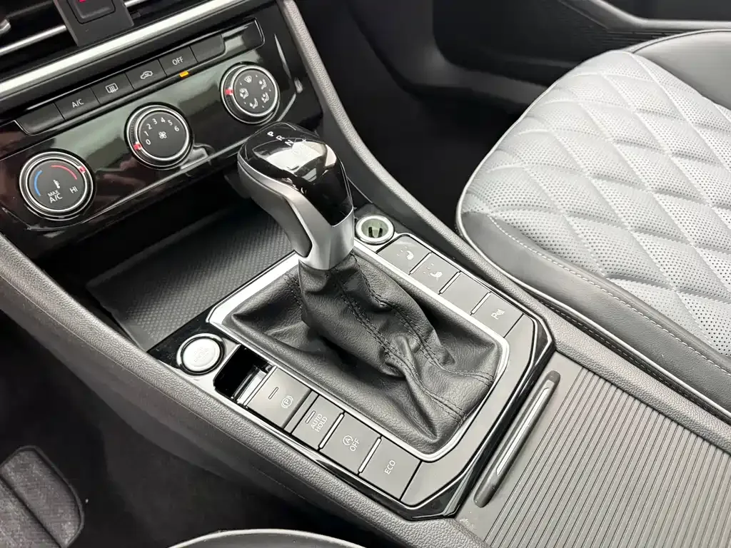 Volkswagen Sagitar 2023 из CN, фото 8