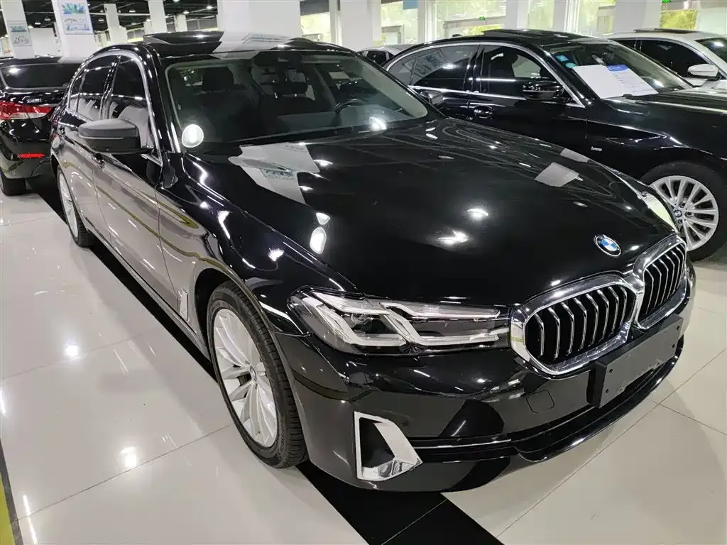BMW 5 Series — фото 4