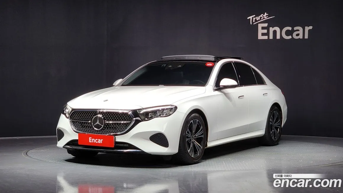 Mercedes-Benz E-Class — фото 1