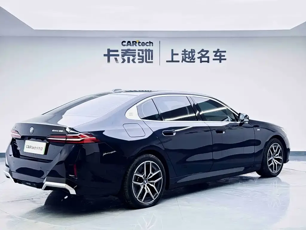 BMW i5 — фото 5