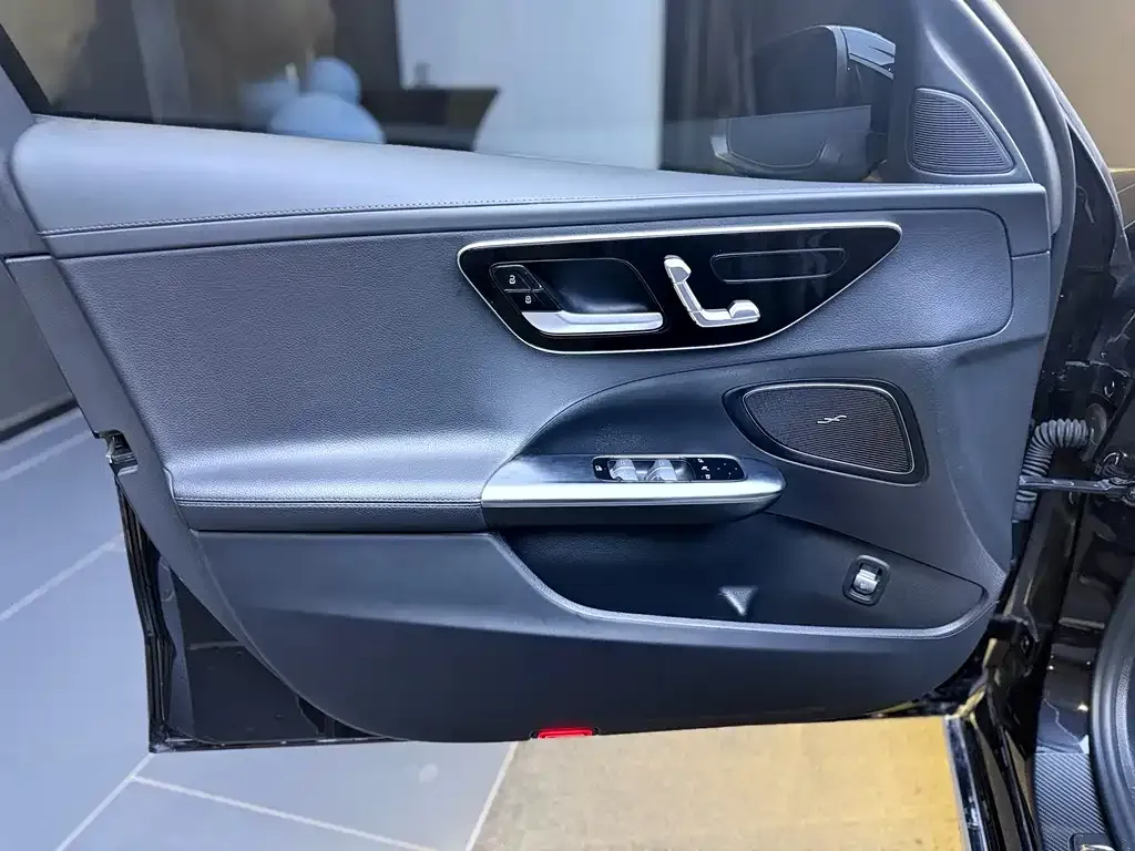 Mercedes-Benz C-Class 2023 из CN, фото 3