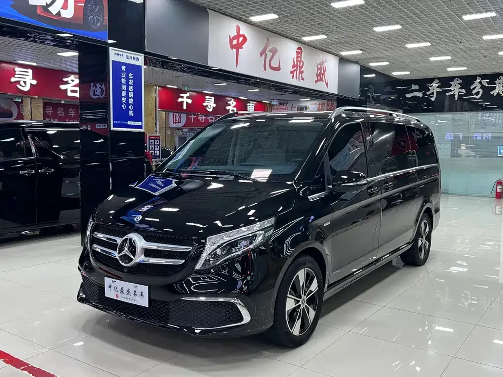 Mercedes-Benz V-Class 2023 из CN, фото 1