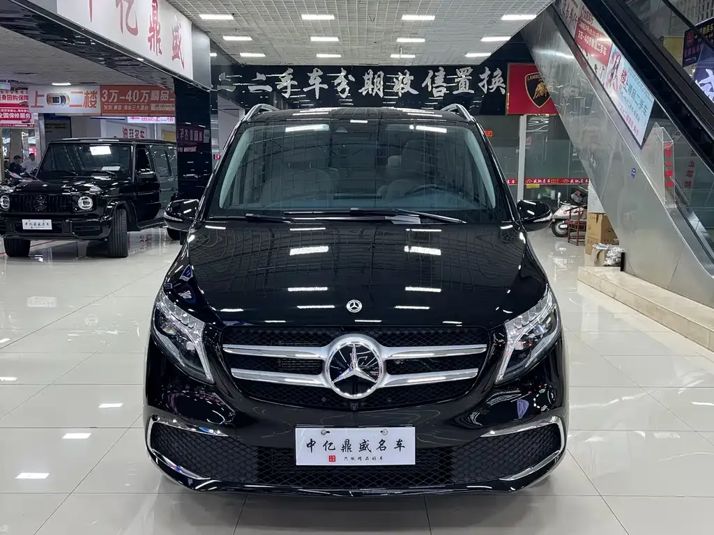 Mercedes-Benz V-Class 2023 из CN, фото 2