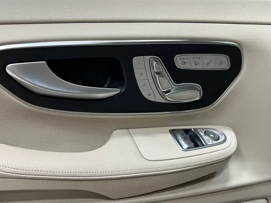 Mercedes-Benz V-Class 2023 из CN, фото 5